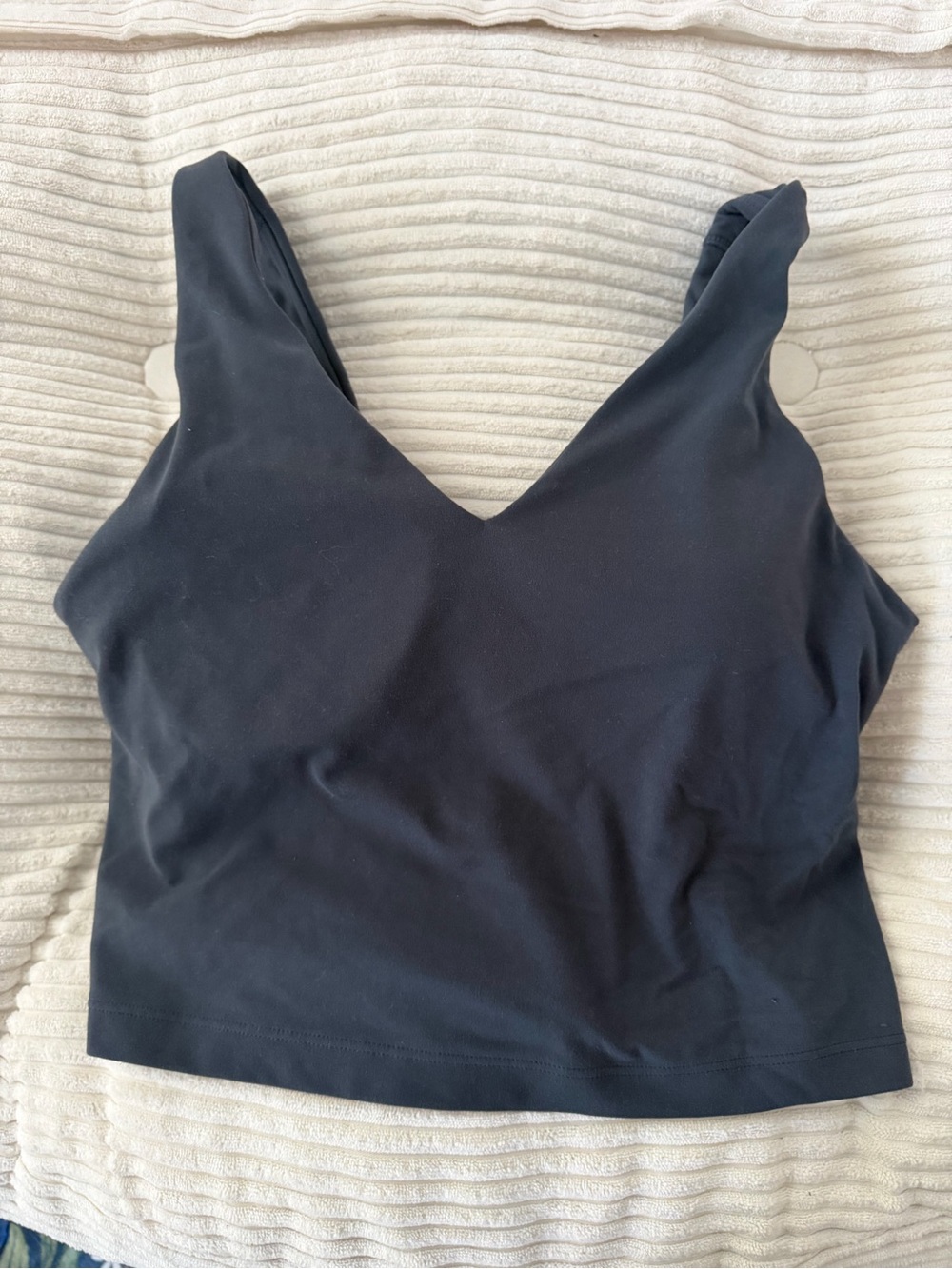 Athleta Transcend V-Neck Crop Sports Bra A-C size M. Dark Rinse
